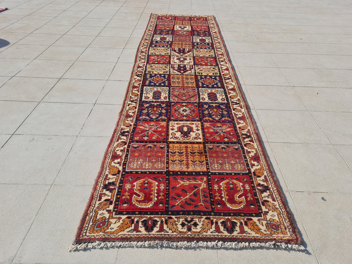 9.8' x 2.6' Ft. Authentic Vintage Bakhtiar Hand Knotted Fine Wool Runner / Rug BR1740