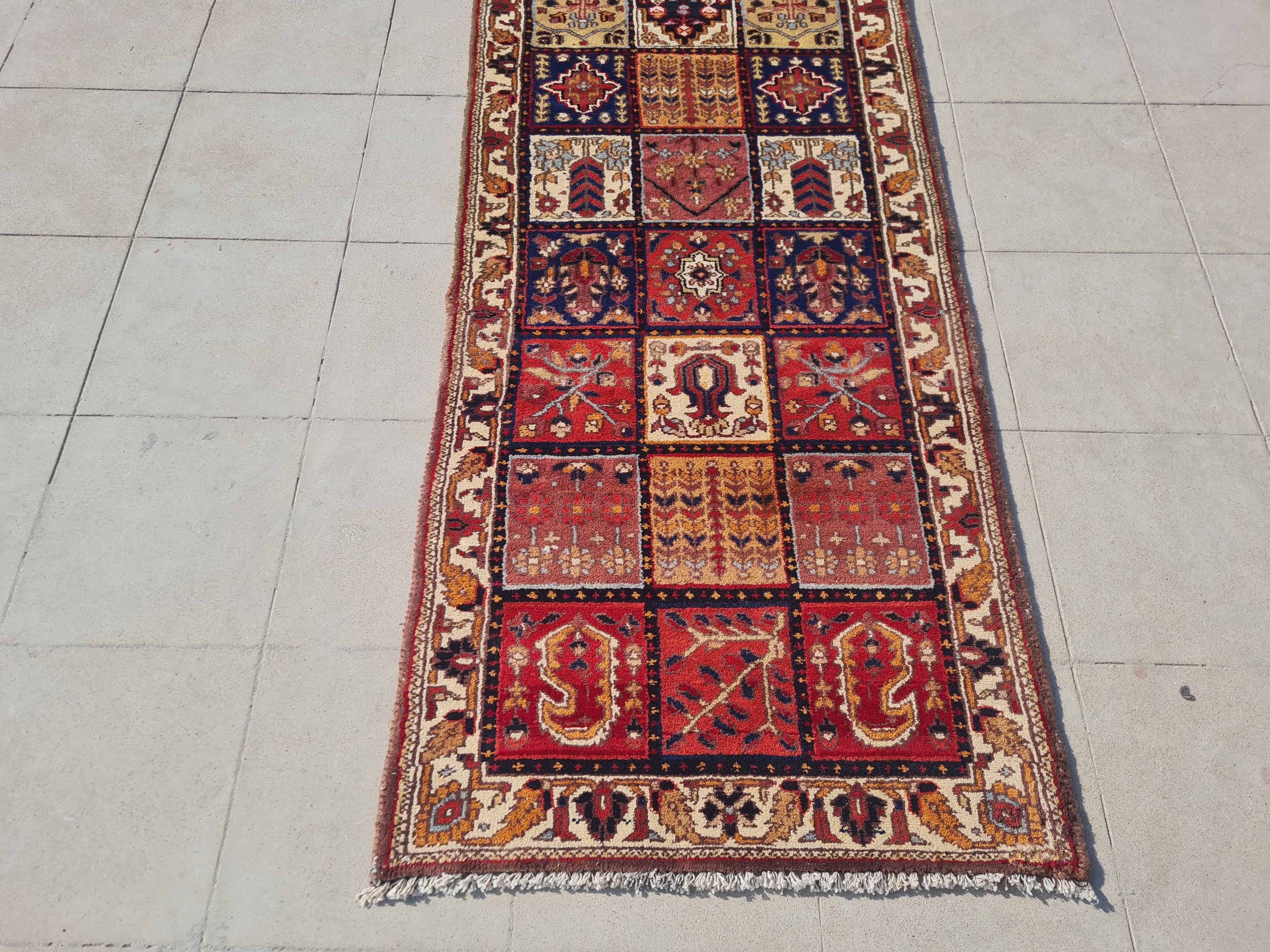 9.8' x 2.6' Ft. Authentic Vintage Bakhtiar Hand Knotted Fine Wool Runner / Rug BR1740