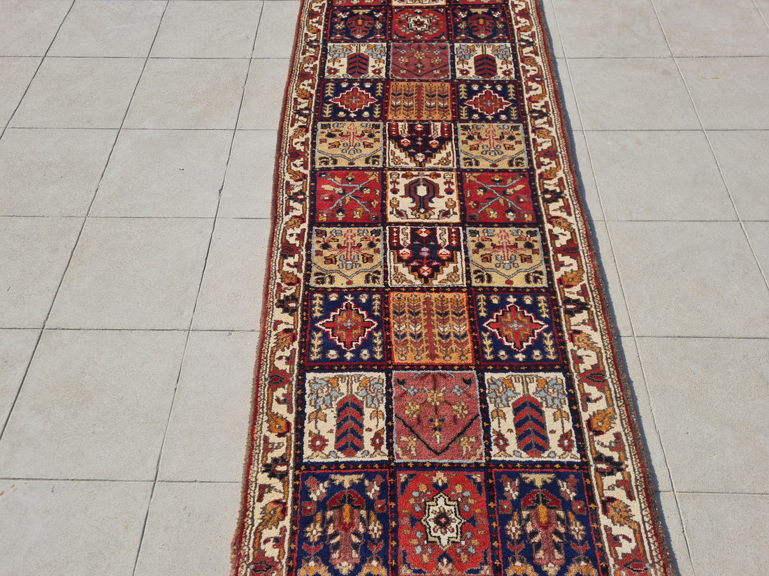 9.8' x 2.6' Ft. Authentic Vintage Bakhtiar Hand Knotted Fine Wool Runner / Rug BR1740