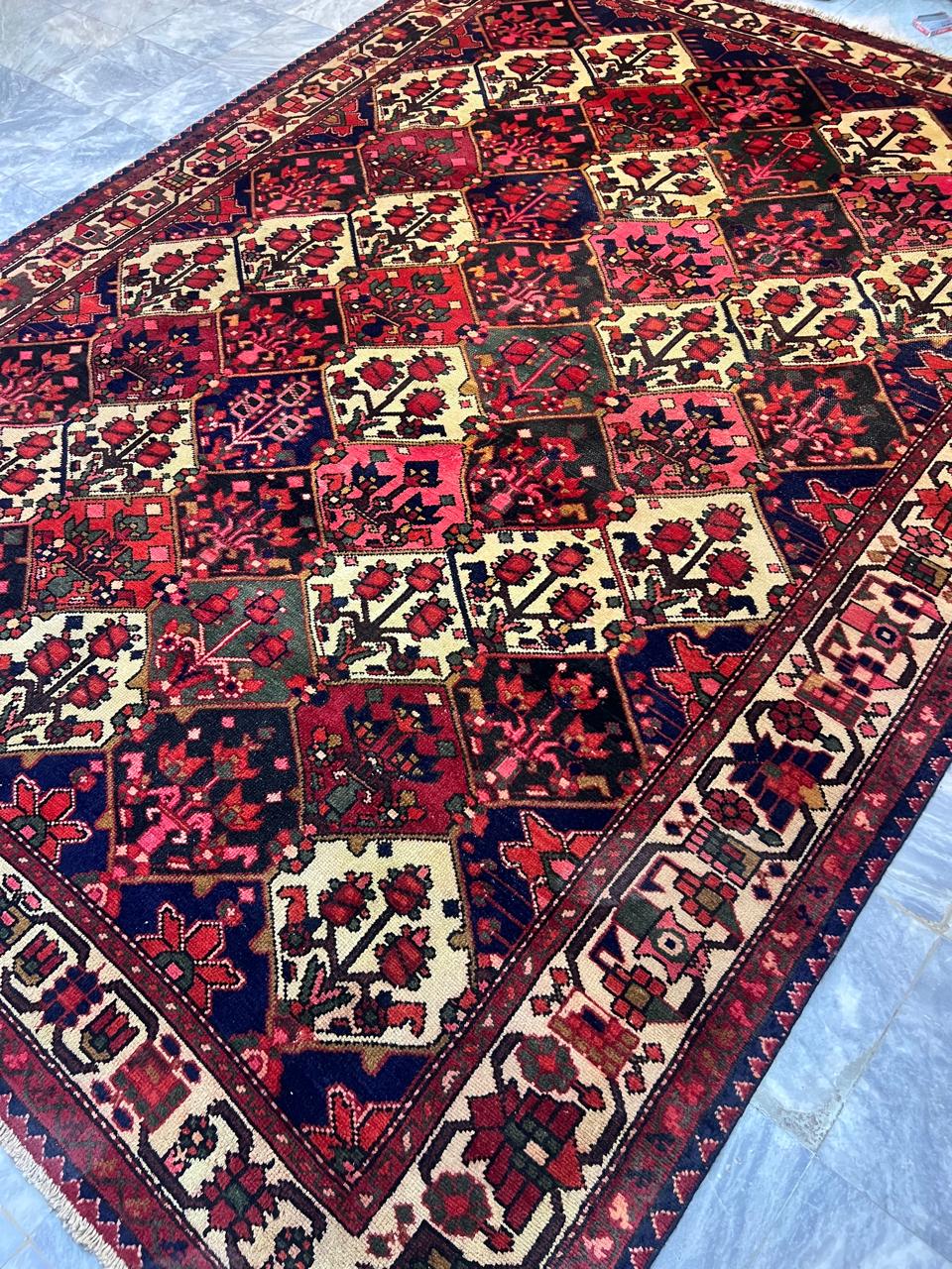 9' x 6' Ft. Authentic Vintage 70 Year Old Persian Bakhtier Fine Wool Area Rug - BR1210