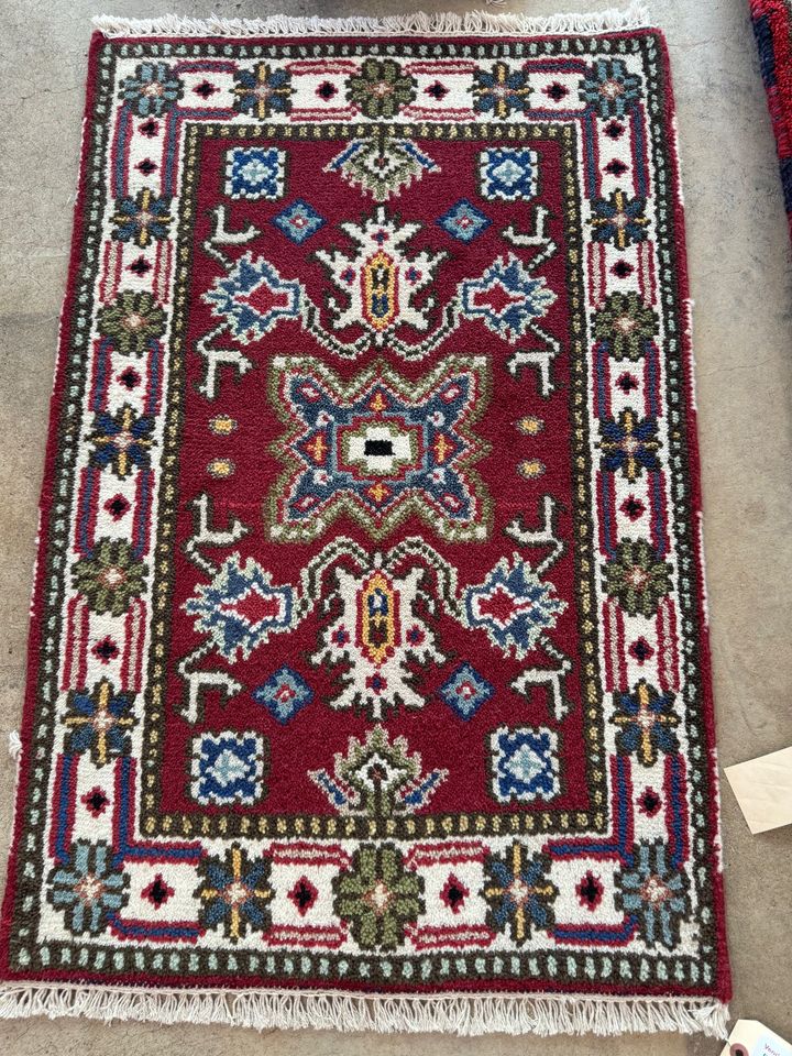 3’ x 2’ Authentic Indian Hand Knotted Southwestern Design with Veg. Dyed Wool BR0025B