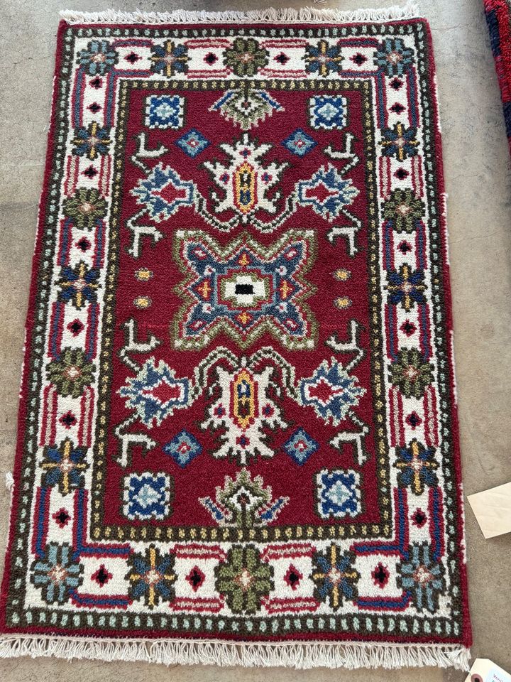 3’ x 2’ Authentic Indian Hand Knotted Southwestern Design with Veg. Dyed Wool BR0025B