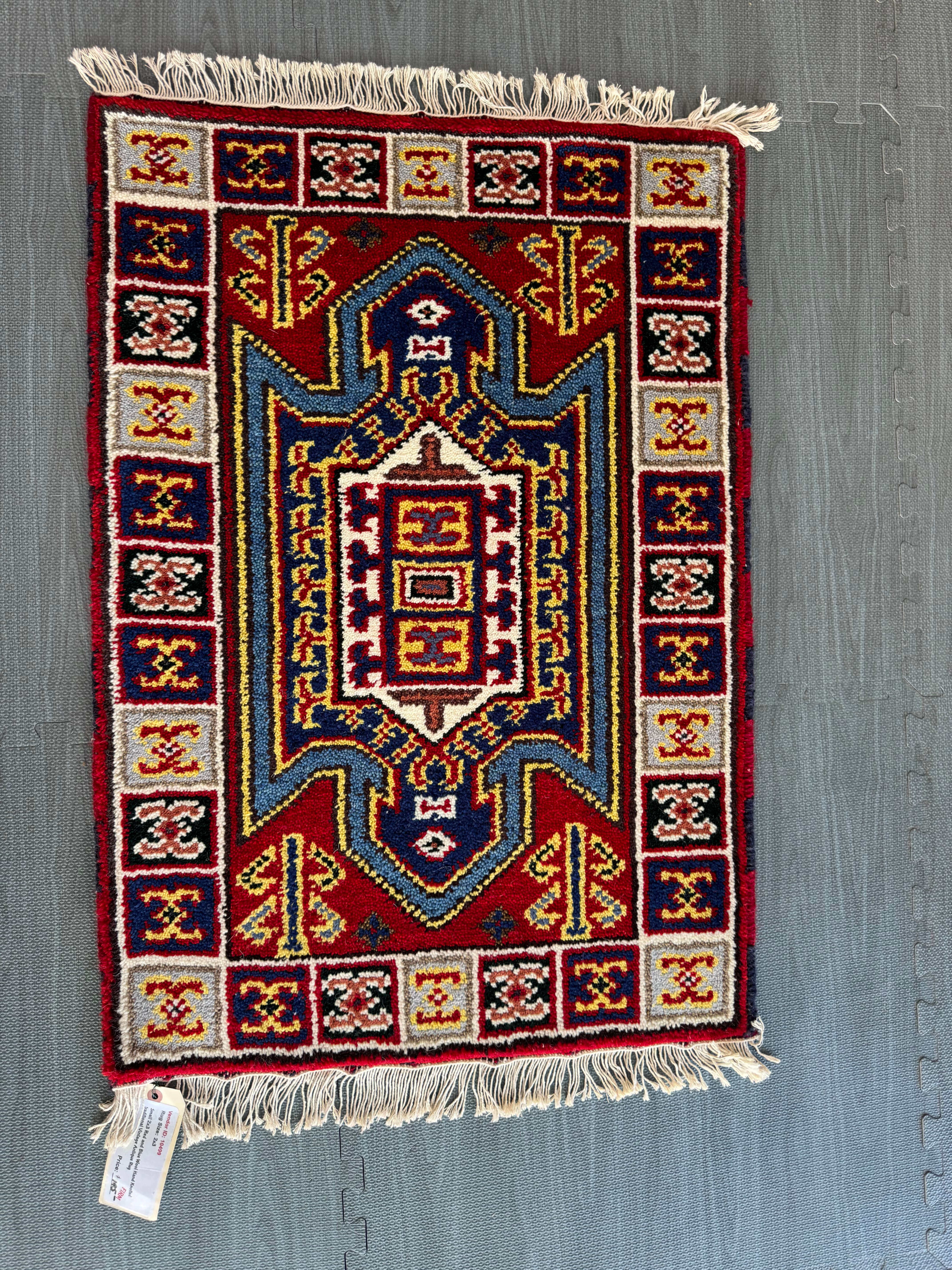 3’ x 2’ Authentic Indian Hand Knotted Southwestern Design with Veg. Dyed Wool BR0081
