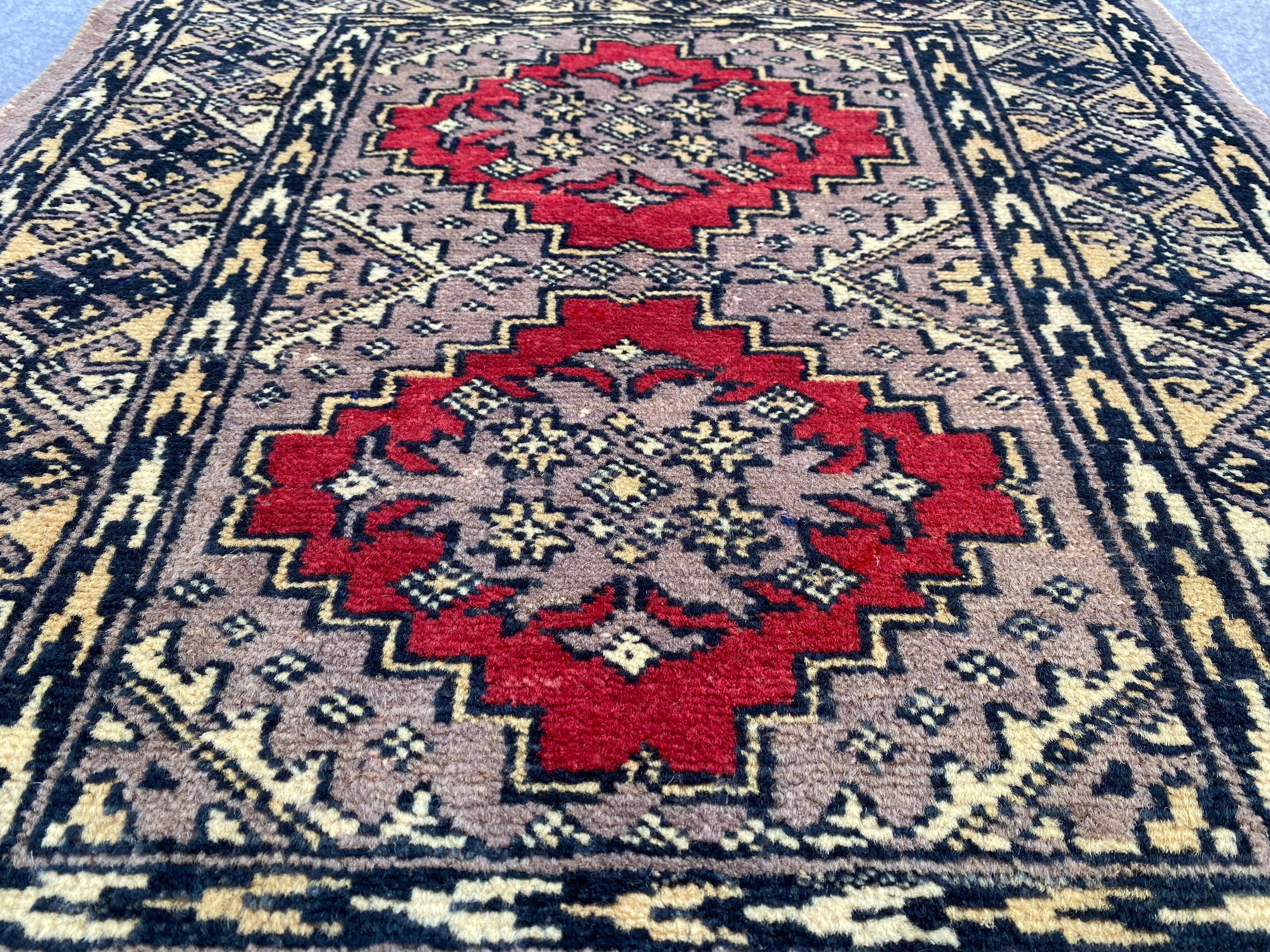 2.2' x 2.1' Authentic Pakistani Jaldar Hand Knotted Finest Wool Small Area Rug BR1016