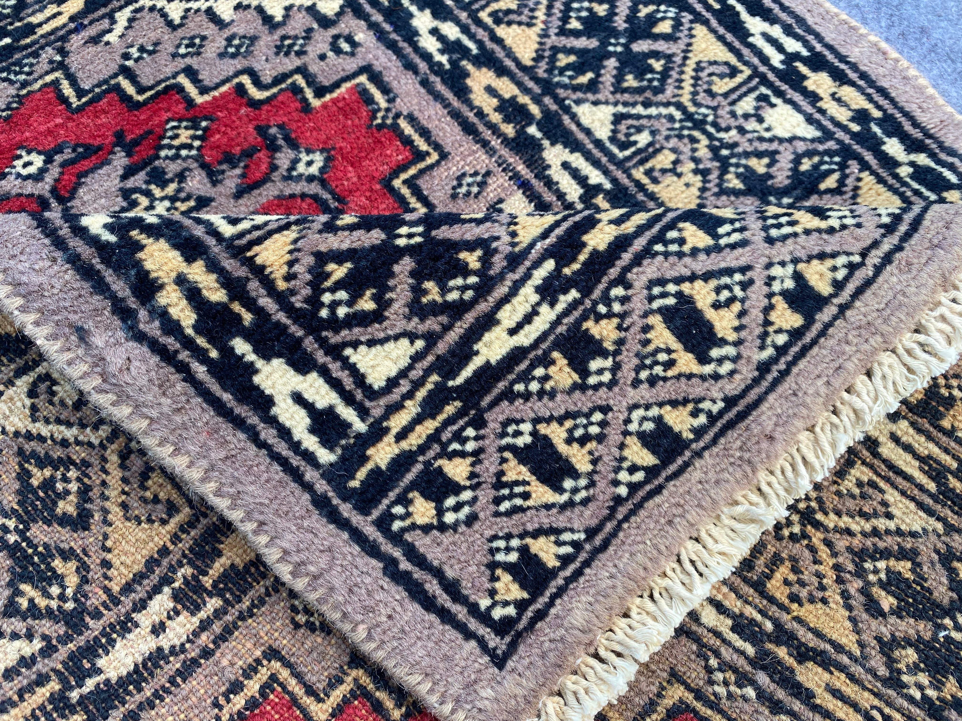 2.2' x 2.1' Authentic Pakistani Jaldar Hand Knotted Finest Wool Small Area Rug BR1016