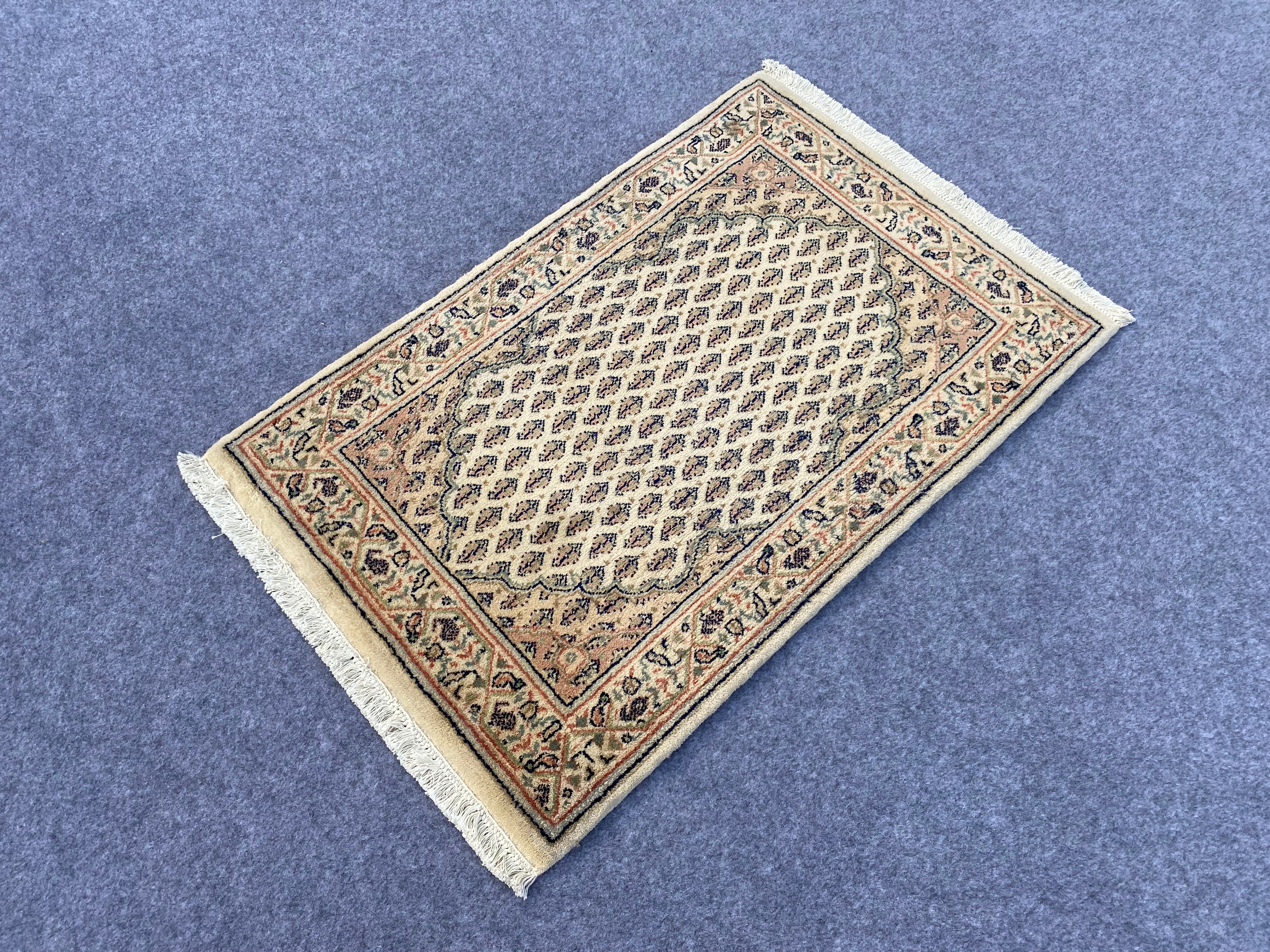 3.0' x 1.1' Ft. Authentic Indian Badam Gul Hand Knotted Finest Wool Small Area Rug BR1022