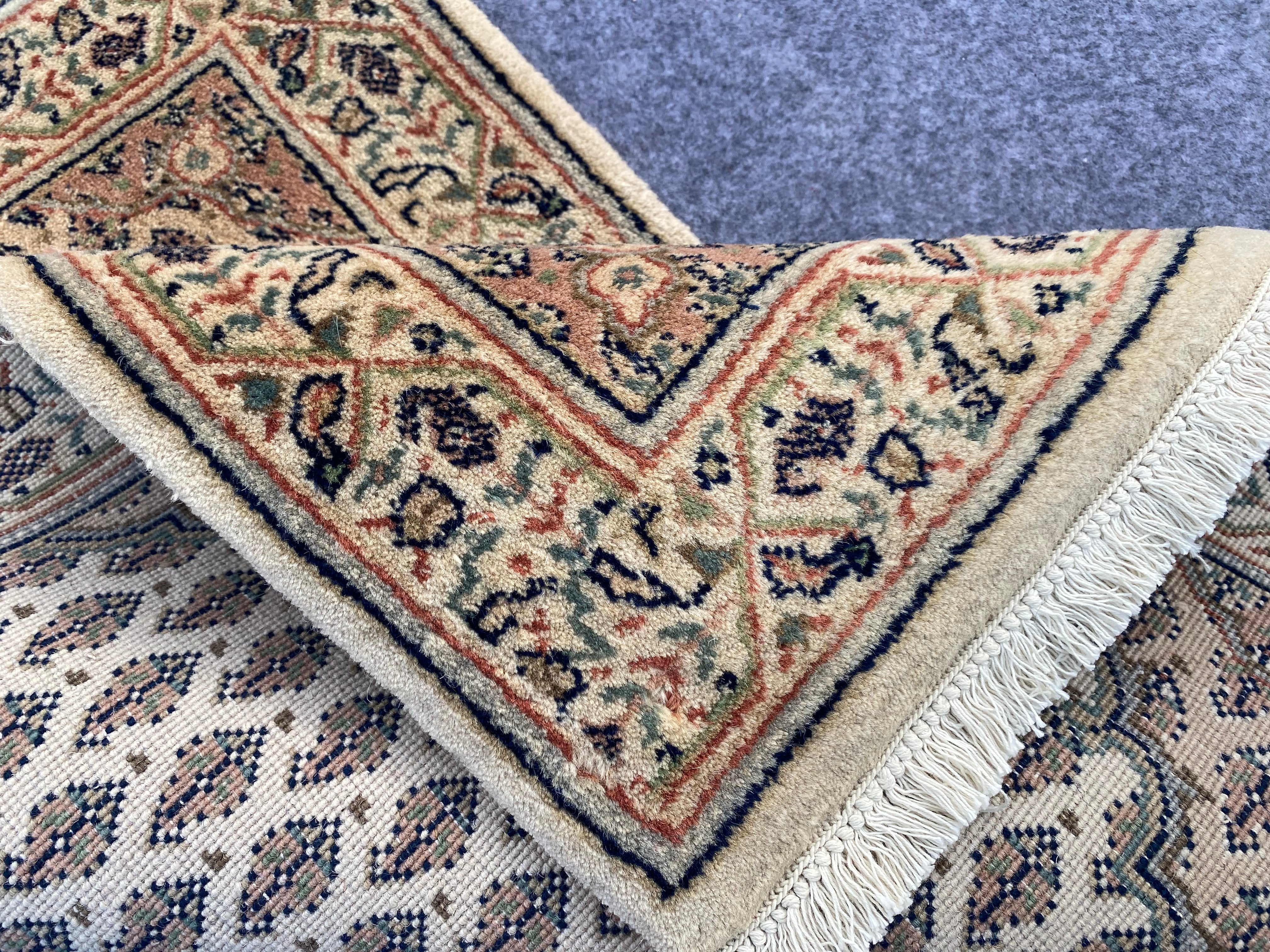 3.0' x 1.1' Ft. Authentic Indian Badam Gul Hand Knotted Finest Wool Small Area Rug BR1022