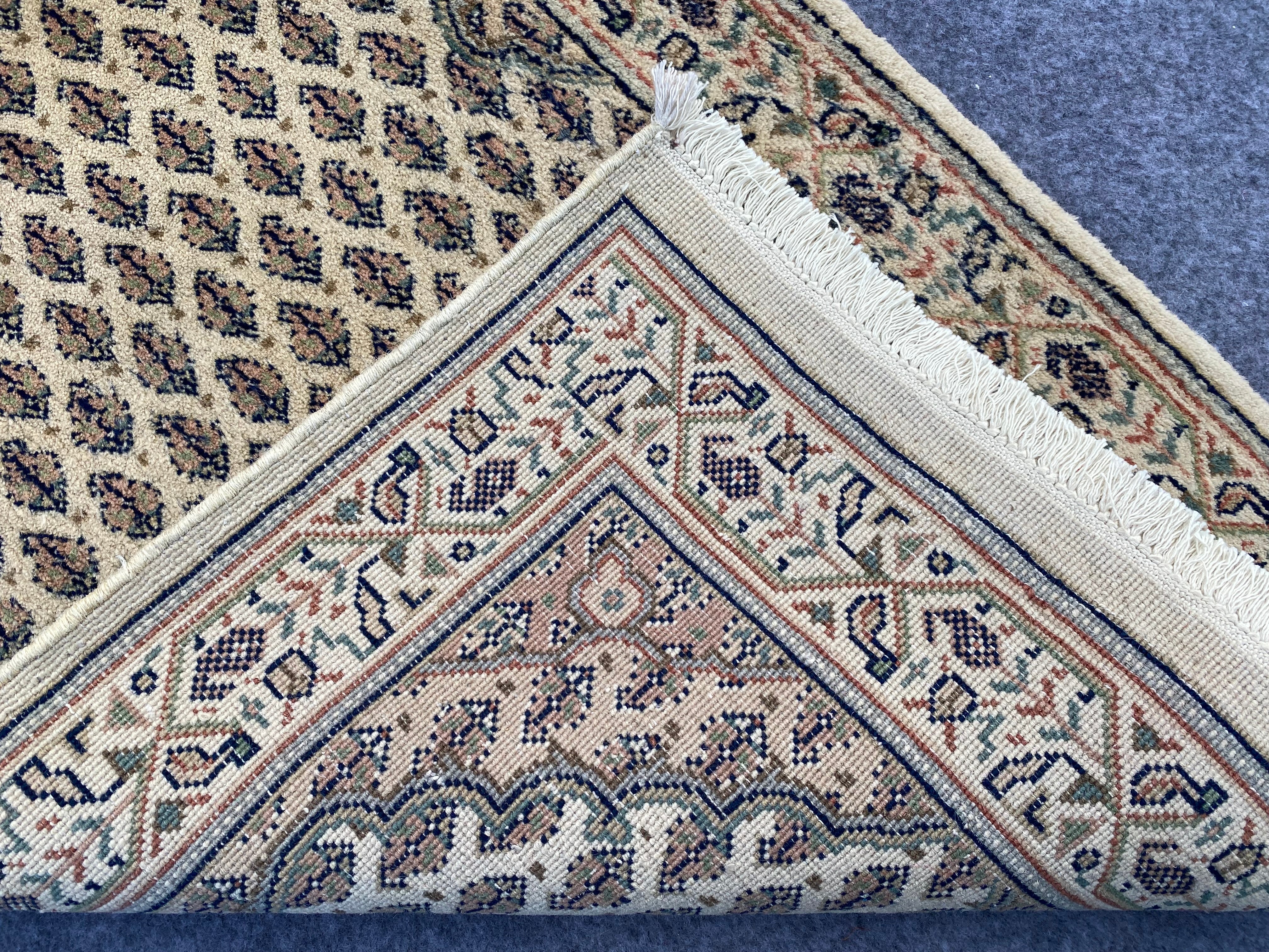 3.0' x 1.1' Ft. Authentic Indian Badam Gul Hand Knotted Finest Wool Small Area Rug BR1022