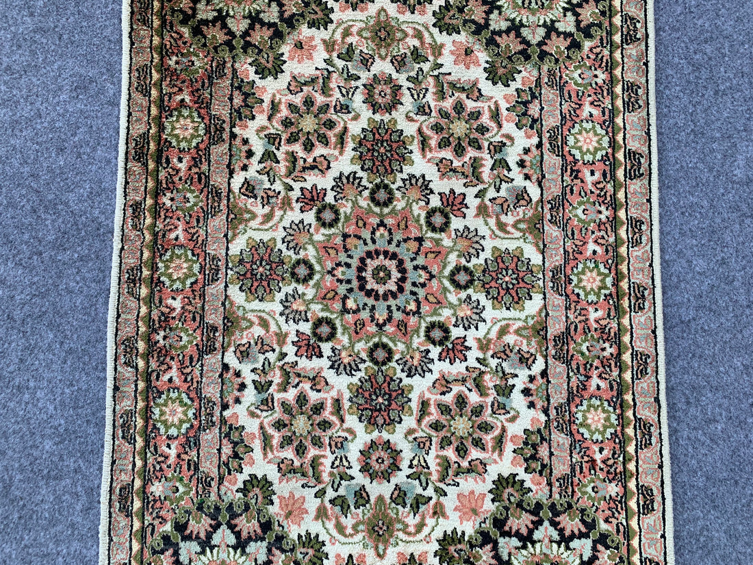 3.0' x 1.1' Ft. Authentic Pakistani Kashmir Hand Knotted Finest Wool Small Area Rug BR1040