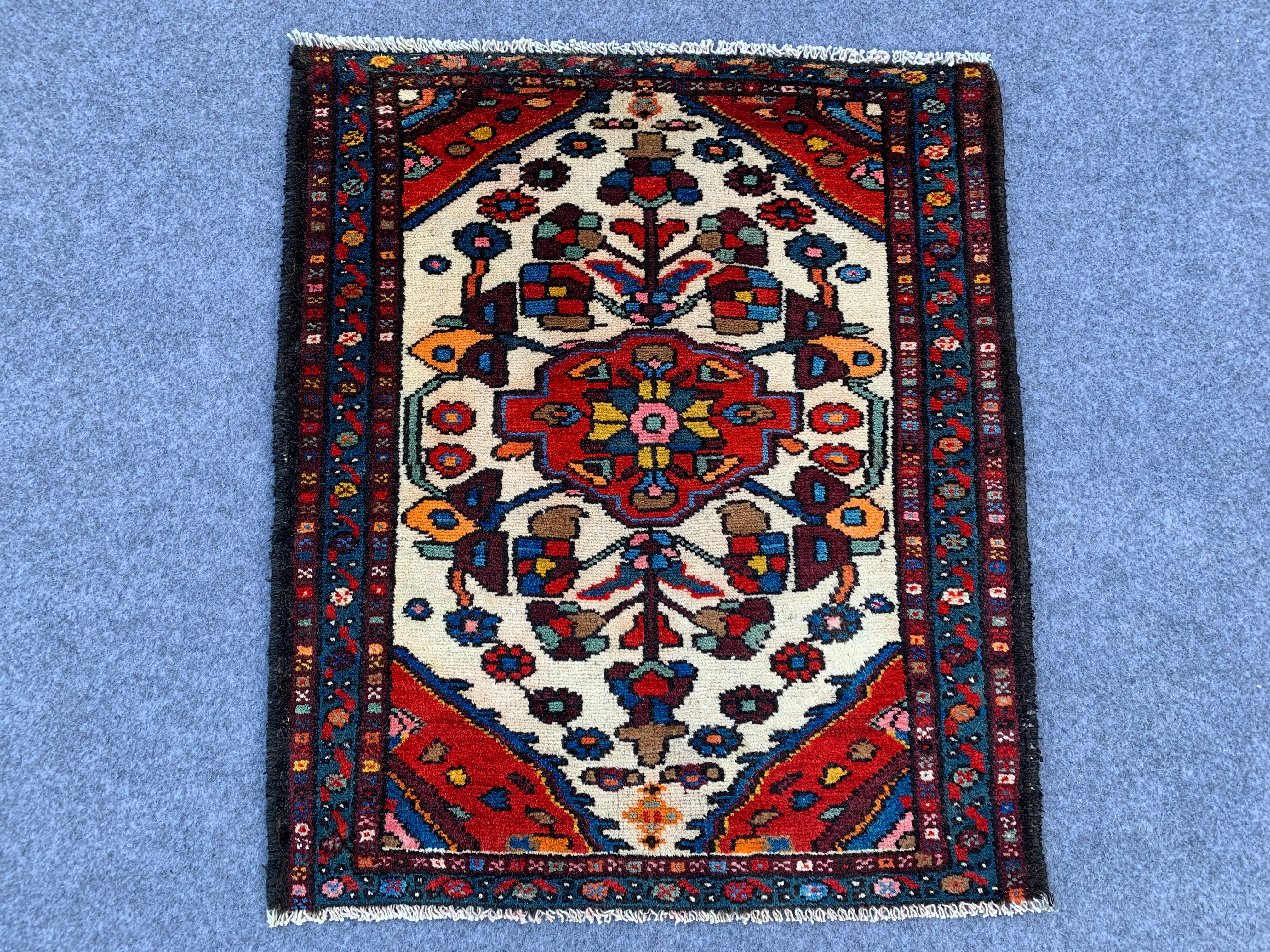 2.6' x 2.2' Ft. Authentic Persian Hamadan Hand Knotted Small Finest Wool Area Rug BR1054