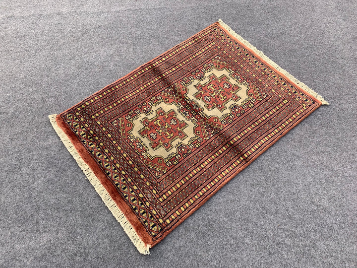 2.1' x 2.1' Authentic Pakistani Jaldar Hand Knotted Finest Wool Area Rug BR1076