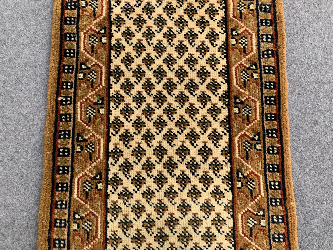 2.11' x 2.0' Ft. Authentic Persian Hamadan Hand Knotted Small Wool Area Rug BR1083