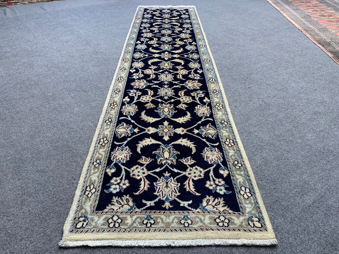 9.4' x 2.3' Authentic Vintage Nain Hand Knotted Fine Wool Runner / Rug BR54