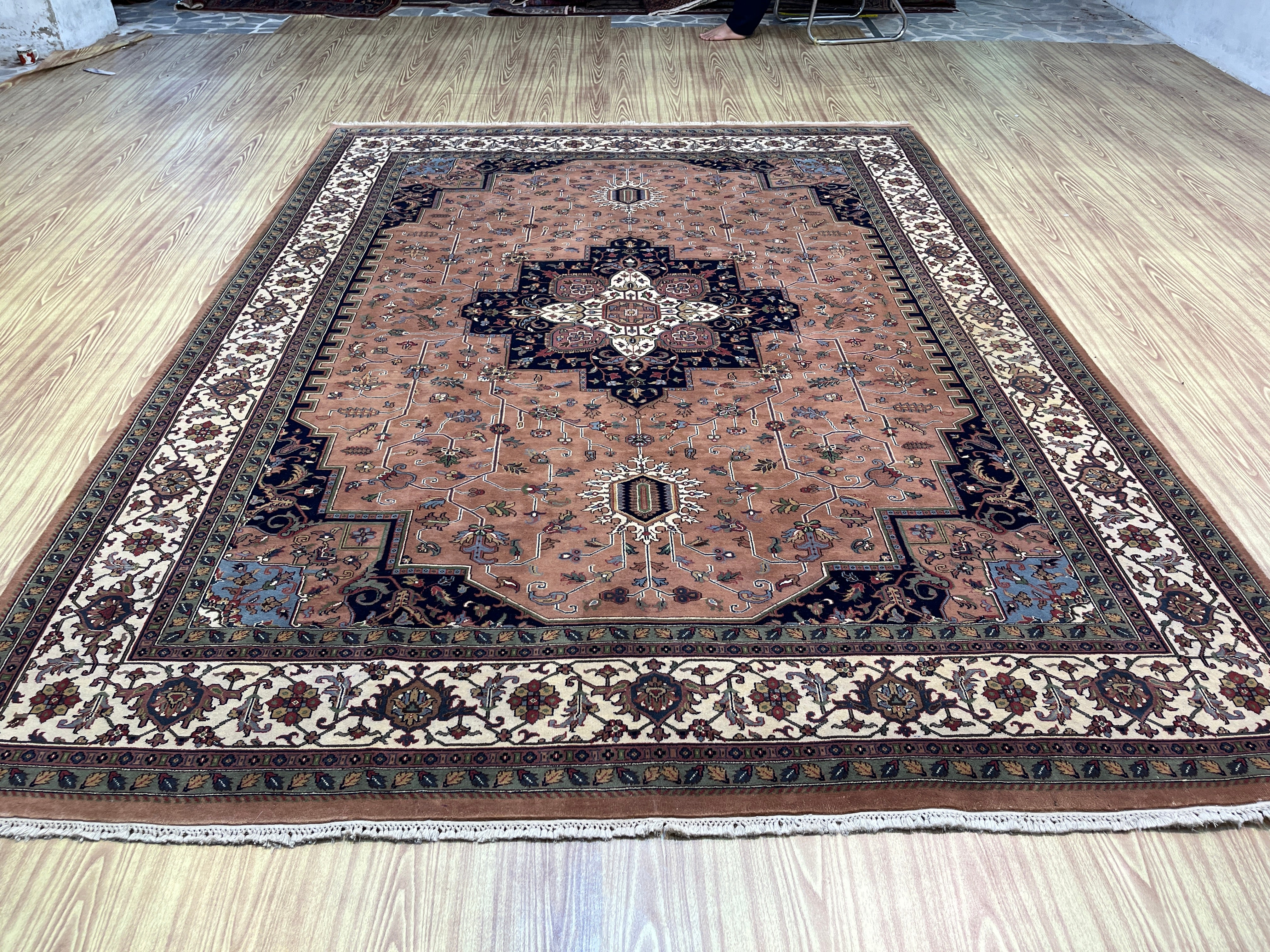 11' x 8' Ft. Authentic Vintage Persian Heriz Serapi Hand Knotted Wool Area Rug - BR3137