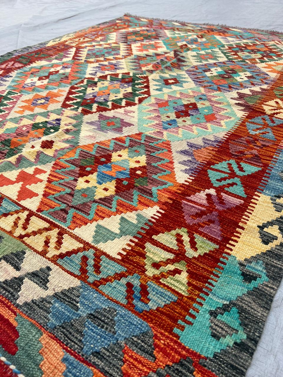 7' x 5'' Ft. Authentic Kilim Hand Knotted Wool Area Rug.-BR433