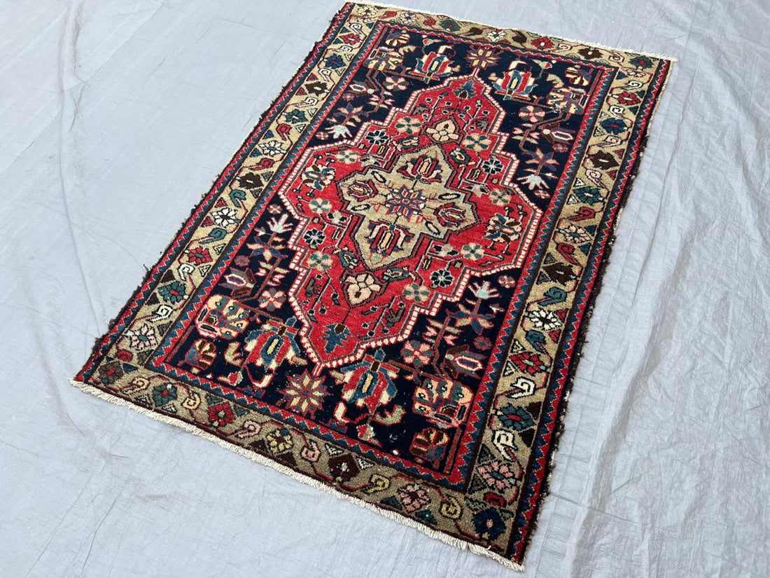 4.4' x 3.6' Ft. Authentic Persian Bakhtier Vintage Hand Knotted Wool Large Area Rug BR#4C