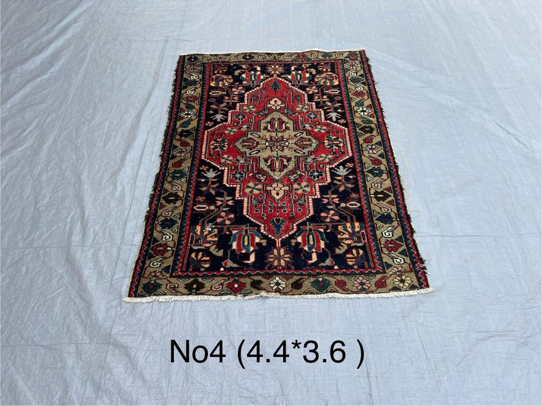 4.4' x 3.6' Ft. Authentic Persian Bakhtier Vintage Hand Knotted Wool Large Area Rug BR#4C