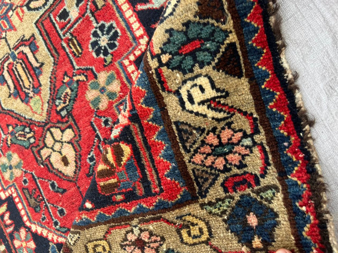 4.4' x 3.6' Ft. Authentic Persian Bakhtier Vintage Hand Knotted Wool Large Area Rug BR#4C